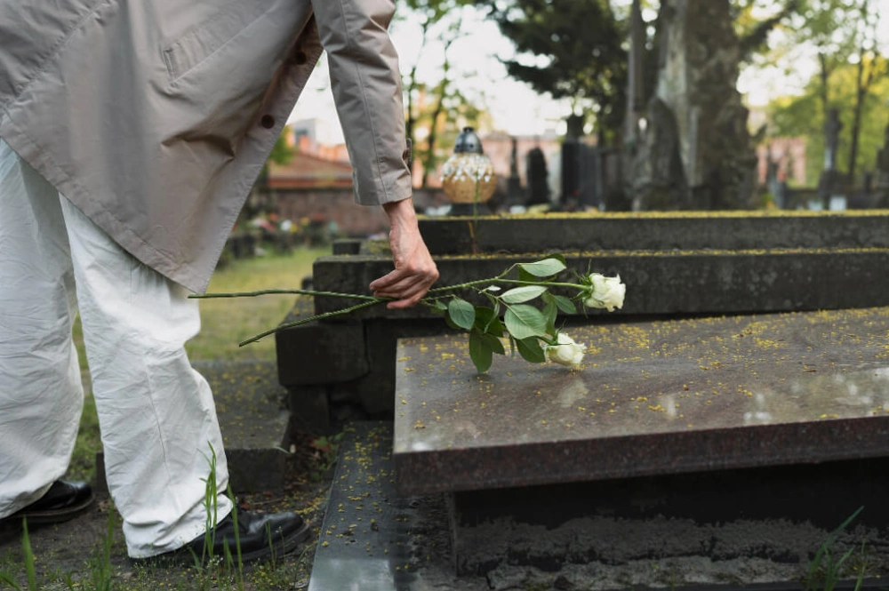 Respectful and discreet video coverage of memorial and funeral ceremonies with a professional and sensitive approach..